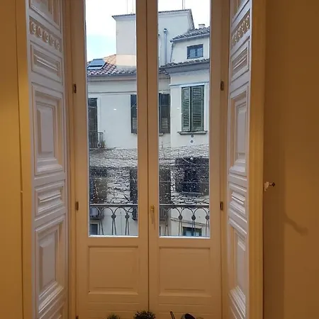 Via Roma Deluxe *