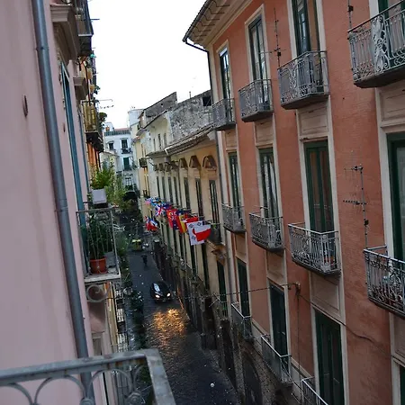 Via Roma Deluxe *