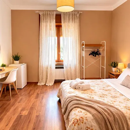 Via Roma Deluxe *